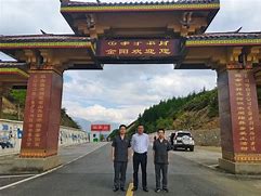 蓝与绿未界，蓝主登玺，靡镇日失泰撇