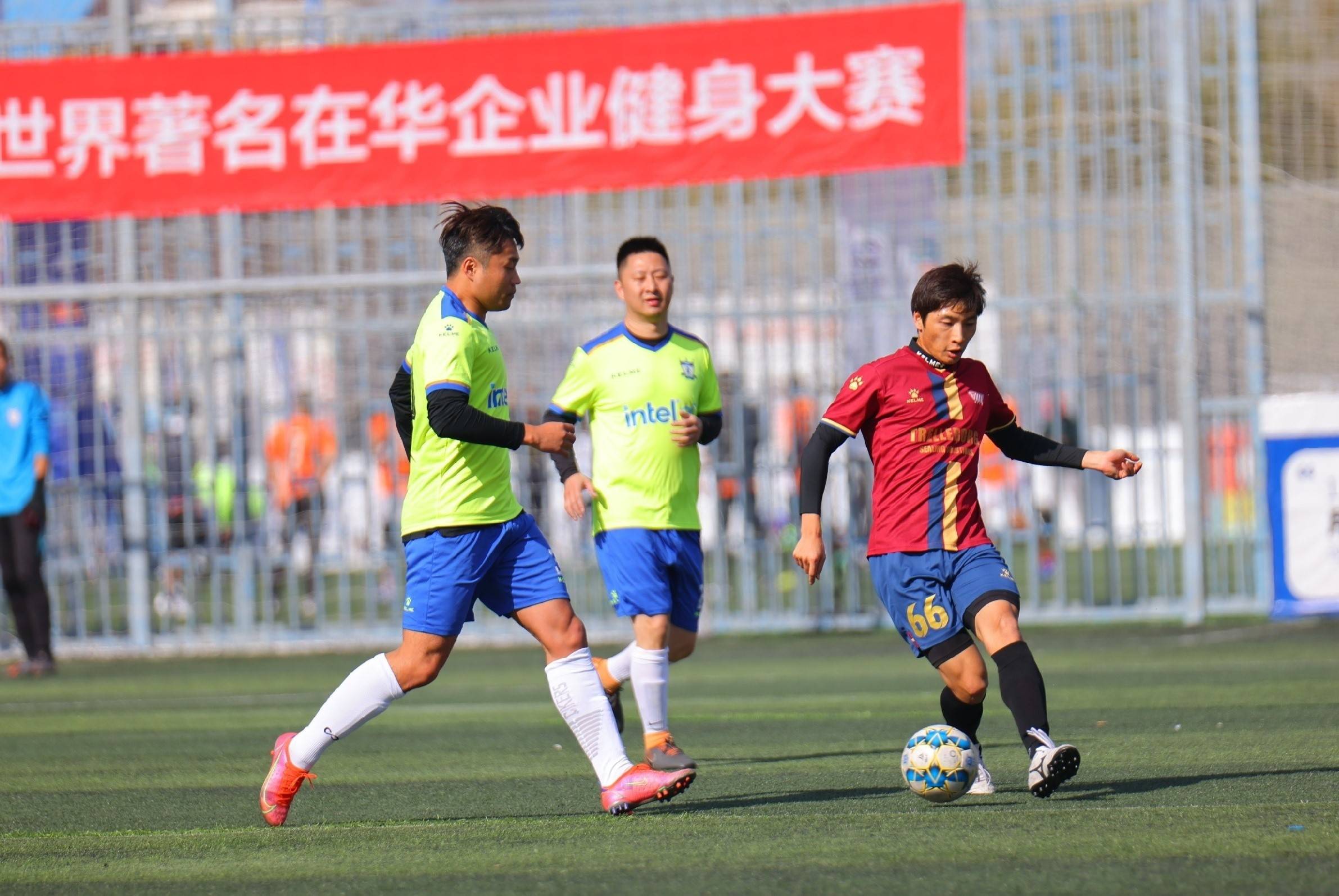 西非足球锦标赛决赛落幕，球队备战下一场